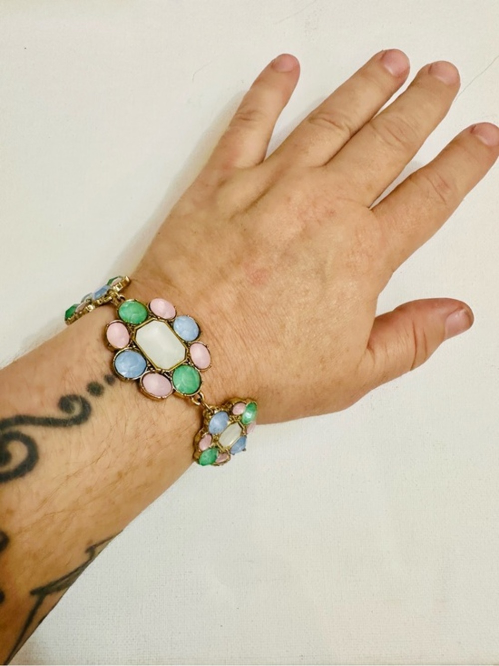 NWT Mano Jewelry Pastel Faceted Crystal Statement Bracelet Adjustable 7-8.5”